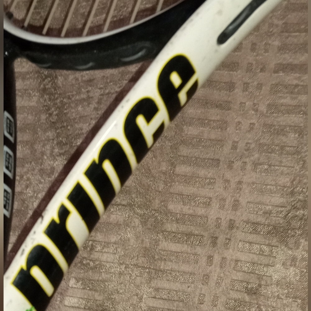 Very nice Prince Fuse It Tennis Rackets Graphite Super light - Picture 3 of 7